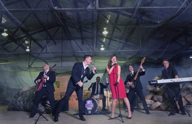 Lets Groove Tonight – Entertainment Bureau – Wedding and Corporate Dance Bands.